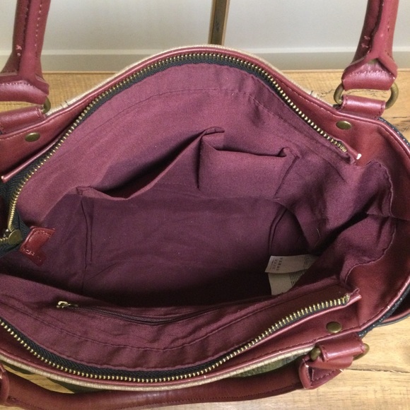 DESIGUAL Vinyl Floral Handbag with Varied Colours and Textures - Picture 6 of 15